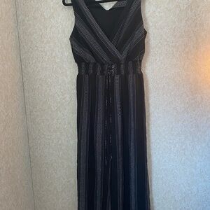 Black Sleeveless V-Neck Striped jumpsuit